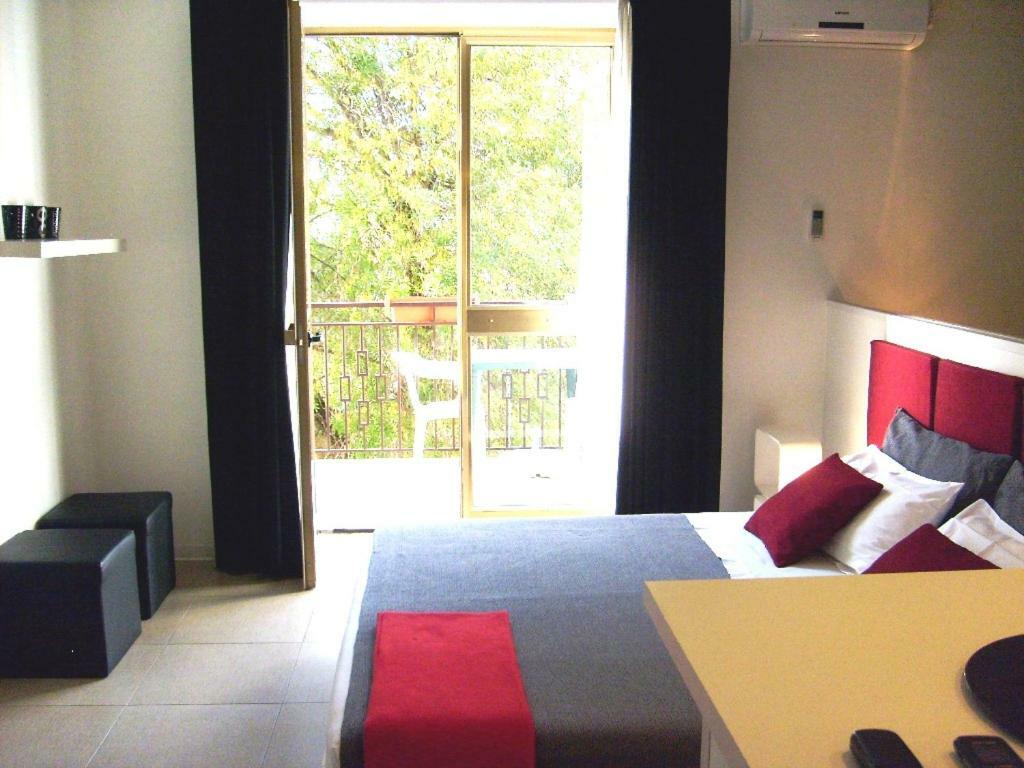 I Cugi Metropolis Apartment Bronte Exterior photo